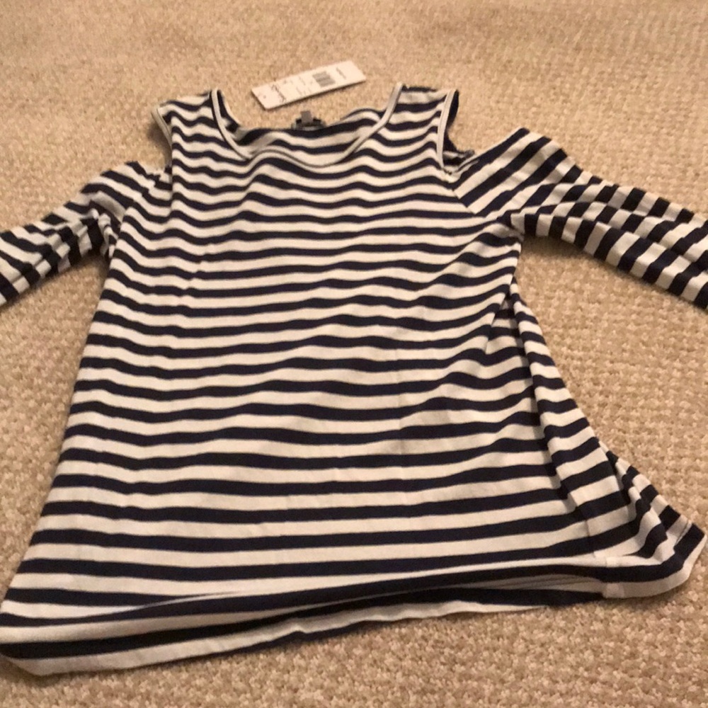 Splendid long sleeve off shoulders( still has tag)